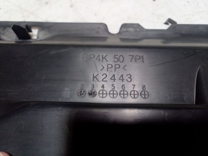 Накладка под лобовое стекло нижняя правая, Жабо Mazda 3 BK 2003 - 2009 г.в. хэтчбек 2.3, BP4K507P1