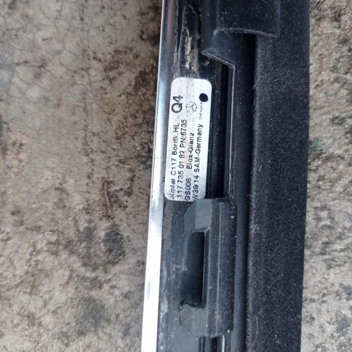 Молдинг хром накладка уплотнитель задней левой двери Mercedes-Benz W117 CLA 250, 1177350182