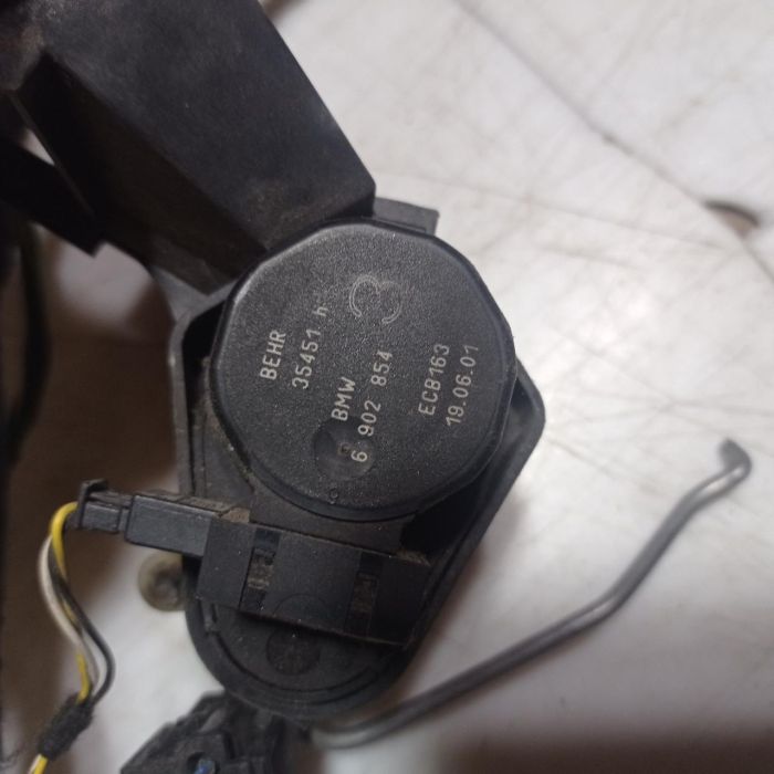 Шаговый двигатель печки моторчик заслонки печки BMW 3 E46 1998 - 2005 г.в., 6902851, 6902852, 6902853, 6902854, 6902855