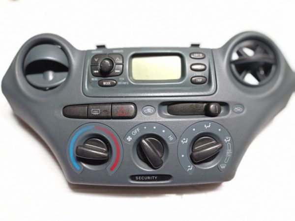 Панель управления печкой Toyota Yaris, 1.3 двигатель, 1999 - 2005 г.в., 758268-701D