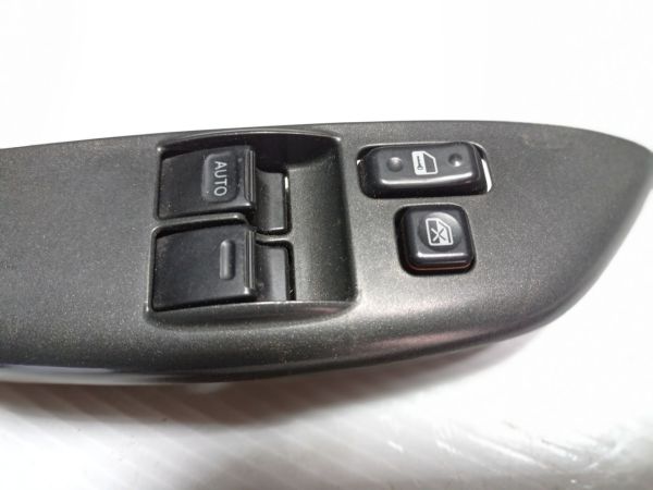 Блок управления стеклоподъёмниками Toyota Yaris, 1.3 двигатель, 1999 - 2005 г.в., 84820-52170