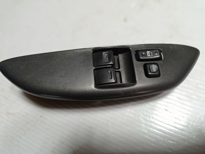 Блок управління склопідйомниками Toyota Yaris, 1.3 двигун, 1999 - 2005 р.в., 84820-52170