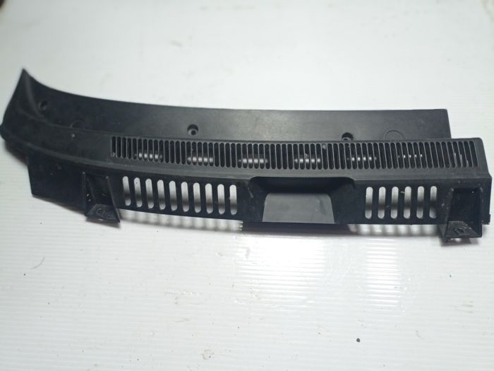 Накладка лобового стекла жабо правая Ford Ka 1996 – 2008 г.в., YS51-B02216