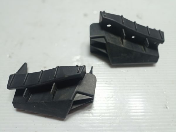 Кронштейн переднего бампера правый Mazda 3 BK, 2003 - 2009 г.в., BN8F-502A1