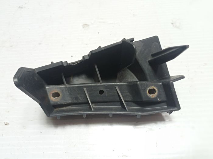 Кронштейн переднего бампера правый Mazda 3 BK, 2003 - 2009 г.в., BN8F-502A1