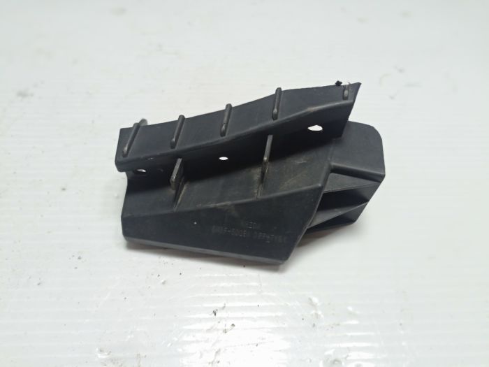 Кронштейн переднего бампера правый Mazda 3 BK, 2003 - 2009 г.в., BN8F-502A1