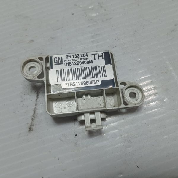 Датчик удара передний правый Opel Zafira A, 09133264