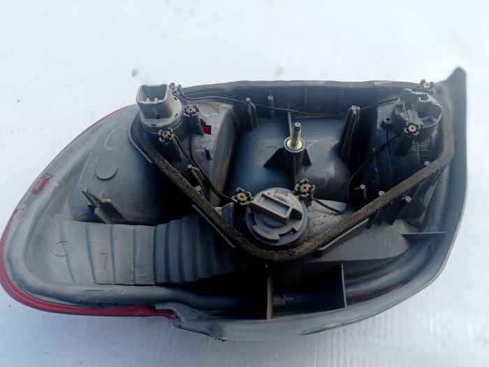 Задний правый фонарь Toyota Yaris 3d 1999 - 2005 г.в