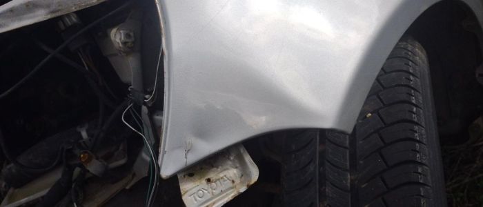 Крыло переднее левое Toyota Yaris 3d 1999 - 2005 г.в