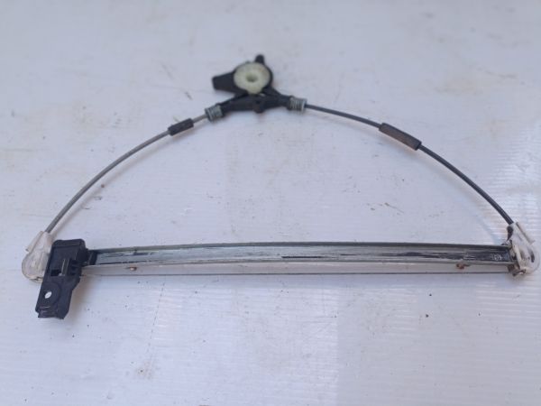 Стеклоподъемник задний правый Mazda 3 BK 2004 - 2009 г.в., 2.3 бензин хэтчбек