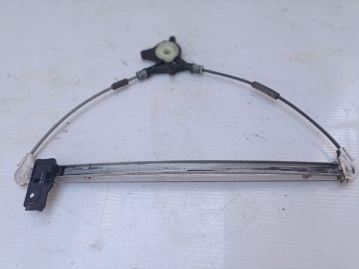 Стеклоподъемник задний правый Mazda 3 BK 2004 - 2009 г.в., 2.3 бензин хэтчбек