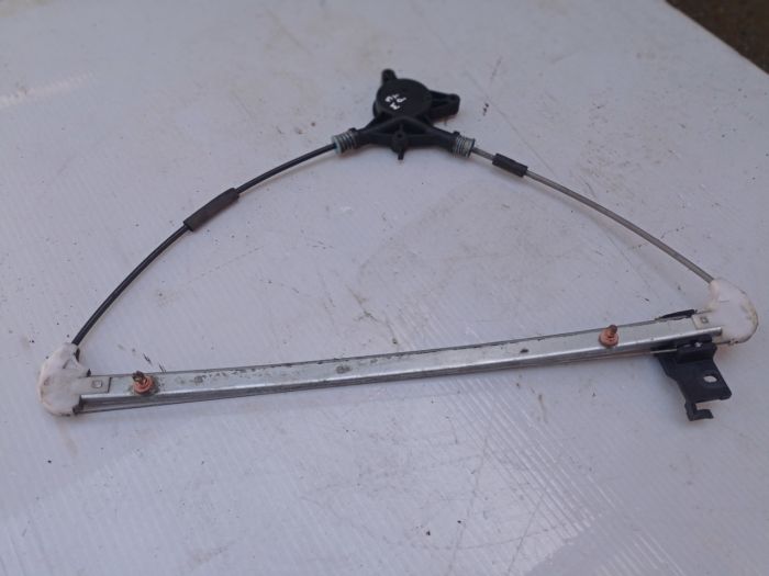 Стеклоподъемник задний правый Mazda 3 BK 2004 - 2009 г.в., 2.3 бензин хэтчбек