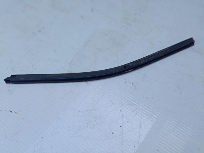 Молдинг накладка крыла правого Citroen C4 Picasso 2007 - 2014 г.в