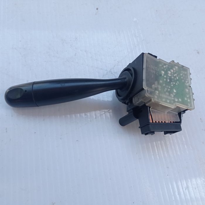 Подрулевой переключатель правый Toyota Yaris 3d 1999 - 2005 г.в