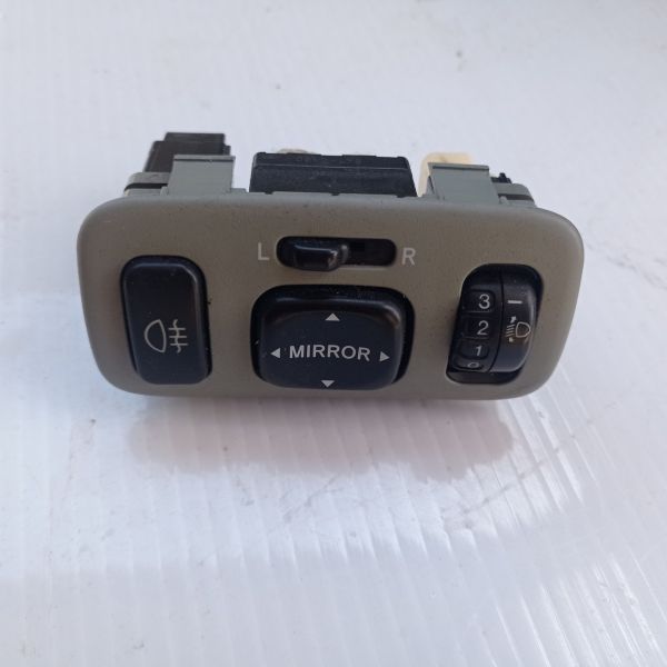 Кнопки блок управления фарами и зеркалами Toyota Yaris 3d 1999 - 2005 г.в, 8487012130
