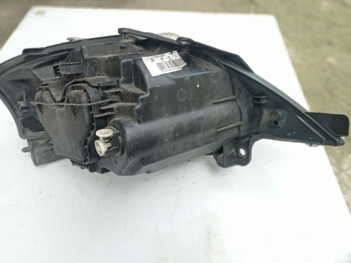 Фара ліва Citroen C3 2002 - 2009 р.в., 9682673080