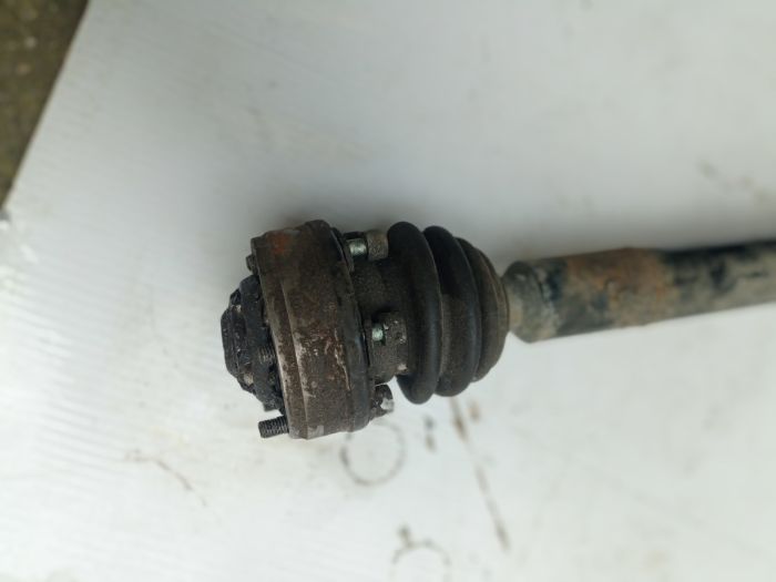Полуось правая Volkswagen Bora, 1.6 бензин, 1j0407272bl