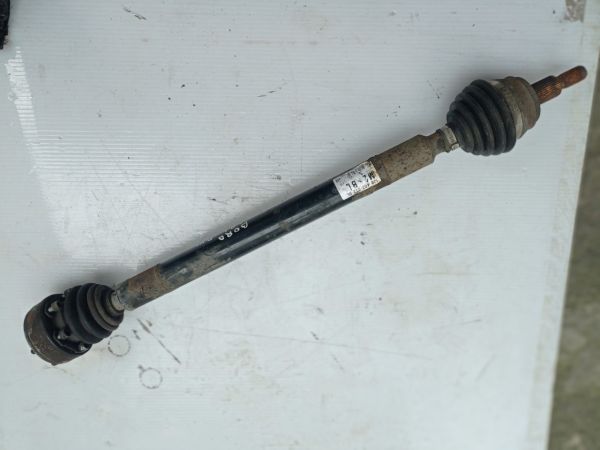 Полуось правая Volkswagen Bora, 1.6 бензин, 1j0407272bl