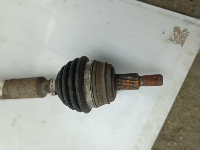 Полуось правая Volkswagen Bora, 1.6 бензин, 1j0407272bl