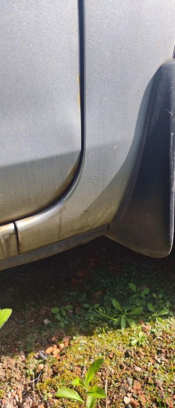 Крыло переднее правое Mazda 3 BK 2004 - 2009 г.в., хэтчбек рестайлинг.