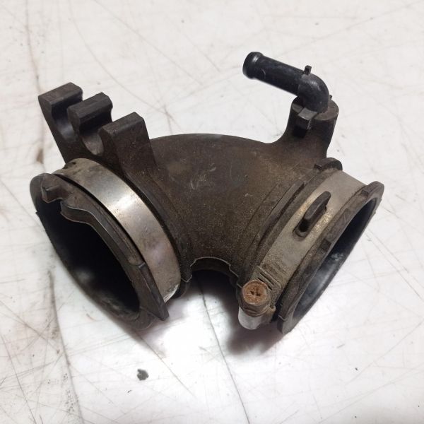 Патрубок воздушный Mazda 3 BK 2004 - 2009 г.в., 1.6 бензин, 014081-1611