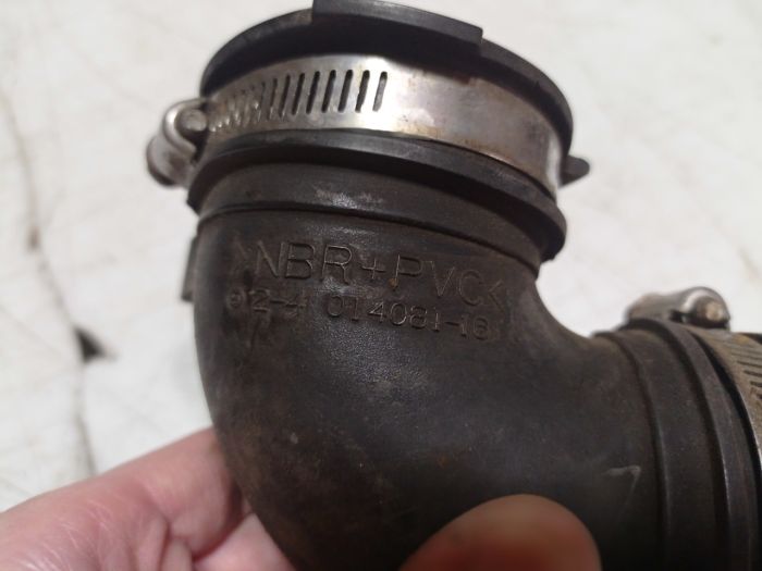 Патрубок воздушный Mazda 3 BK 2004 - 2009 г.в., 1.6 бензин, 014081-1611