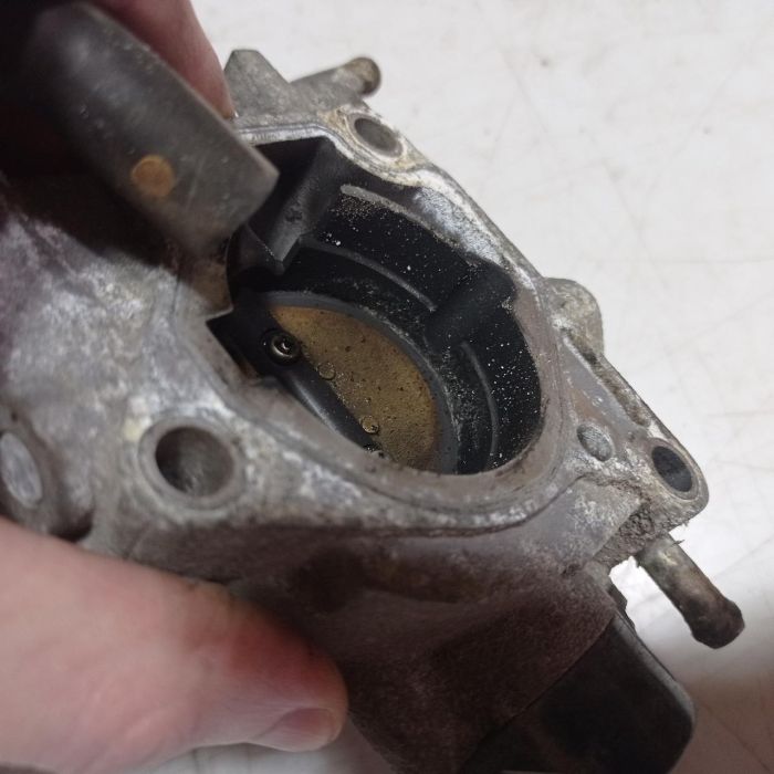 Дроссельная заслонка Mazda 3 BK 2004 - 2009 г.в., 1.6 бензин, 198500-1260, 136200-2731