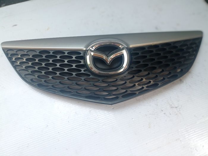 Решітка радіатора Mazda 3 BK 2004 - 2009 р.в., хетчбек, BP4K50711