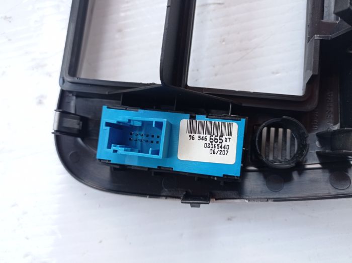 Рамка передней консоли Citroen C3 1.6 HDI, 9653074277