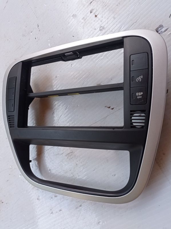 Рамка передней консоли Citroen C3 1.6 HDI, 9653074277