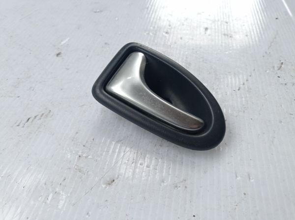 Ручка двери левая задняя внутренняя Renault Clio 2 7700415974