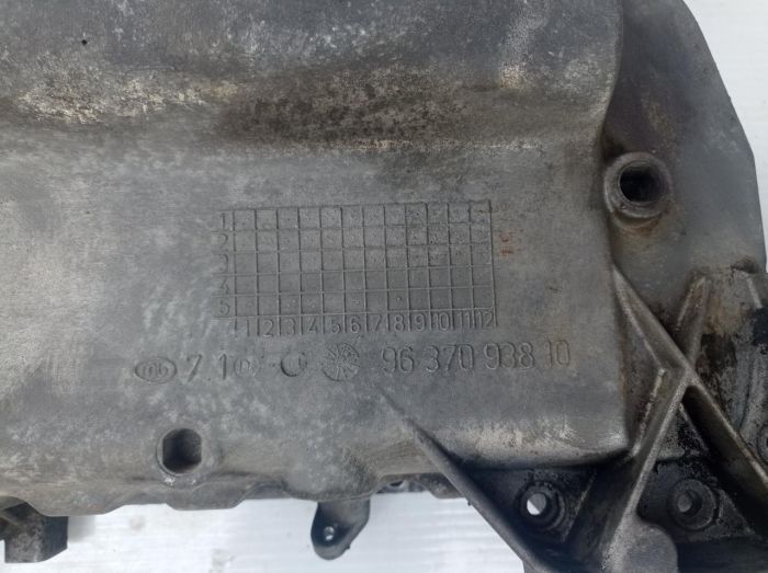 Поддон масляный Peugeot Partner 407 307 406 607 Expert Citroen C5 C4 c8 Jumpy 1.8 2.0 16V fiat, 9637093810