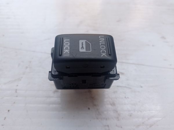 Кнопка блокировки двери Nissan Micra K12