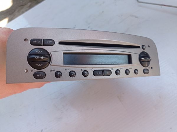 Магнитола Радио CD Alfa Romeo 5D 147 1.6 бензин рестайлинг, 7643301316
