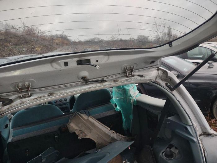 Кришка багажника Задня ляда Toyota Yaris 3d 1999 - 2005 г.в, 1.3 бензин