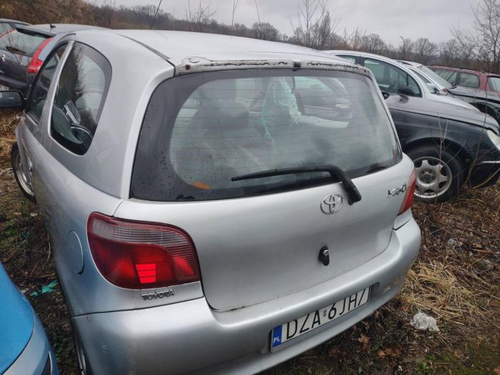 Кришка багажника Задня ляда Toyota Yaris 3d 1999 - 2005 г.в, 1.3 бензин