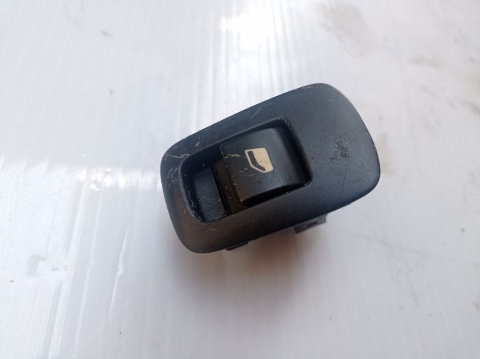 Кнопка стеклоподъемника задняя Citroen C4 Picasso 2007 г.в, 96639378zd