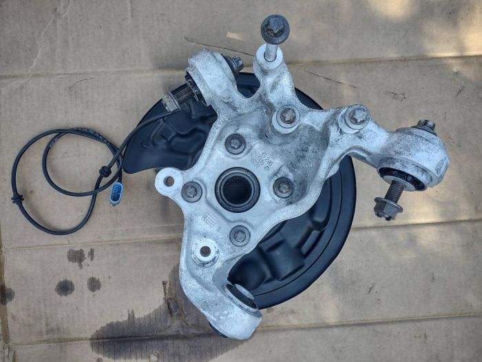 Поворотный кулак задний правый Mercedes-Benz CLA 250, 4*4, 2.0 бензин, A2460106
