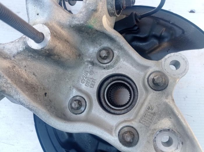 Поворотный кулак задний правый Mercedes-Benz CLA 250, 4*4, 2.0 бензин, A2460106