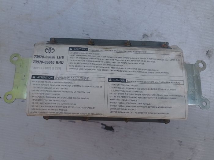 Подушка безопасности пассажира Toyota Avensis Т22 2.0 D-4D, 7397005030