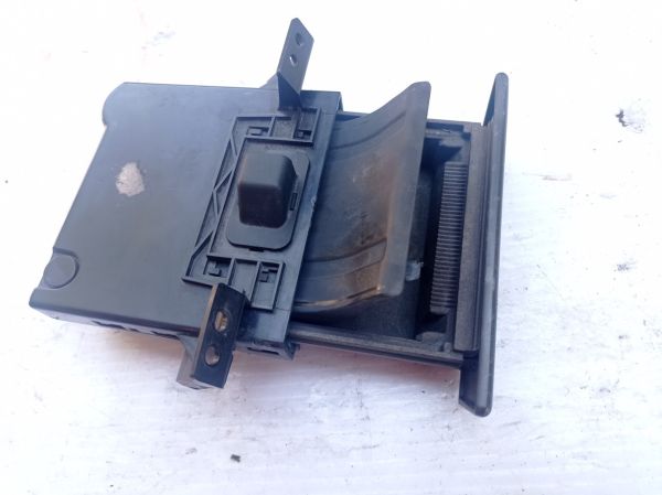 Пепельница Toyota Avensis Т22 2.0 D-4D, 74102-05030