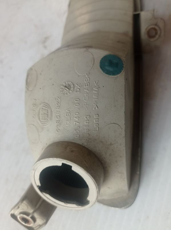 Поворотник передний правый, левый Fiat/Alfa/Lancia 51858822, 51858823