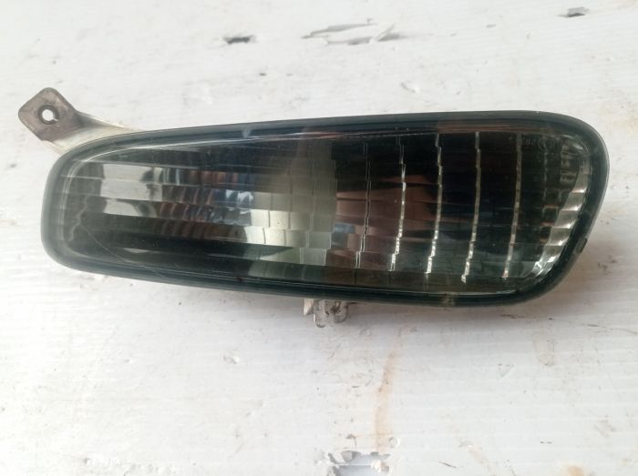 Поворотник передний правый, левый Fiat/Alfa/Lancia 51858822, 51858823