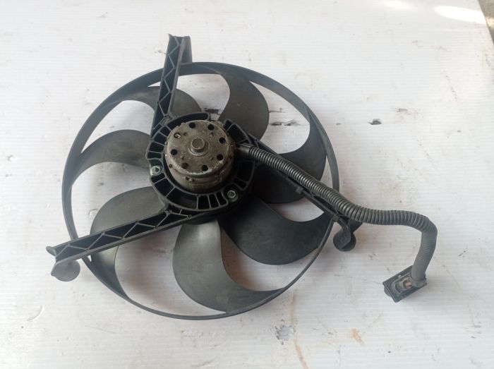 Вентилятор радиатора AUDI A3 VW GOLF 4 BORA Skoda Octavia, 1J0959455K