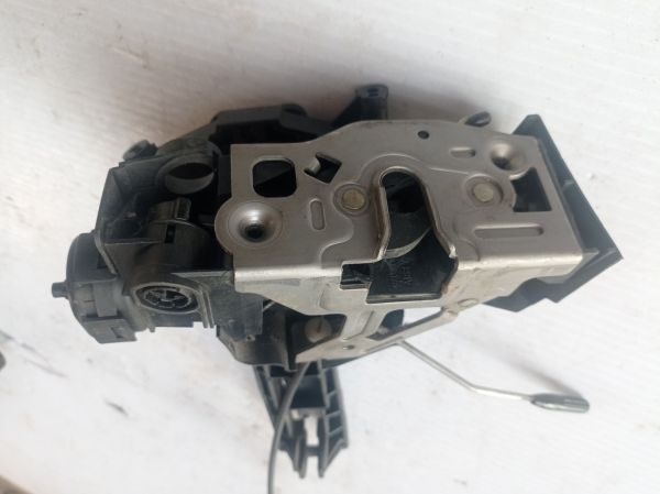 Замок двери передний левый Mercedes A170, W168, A1687200735