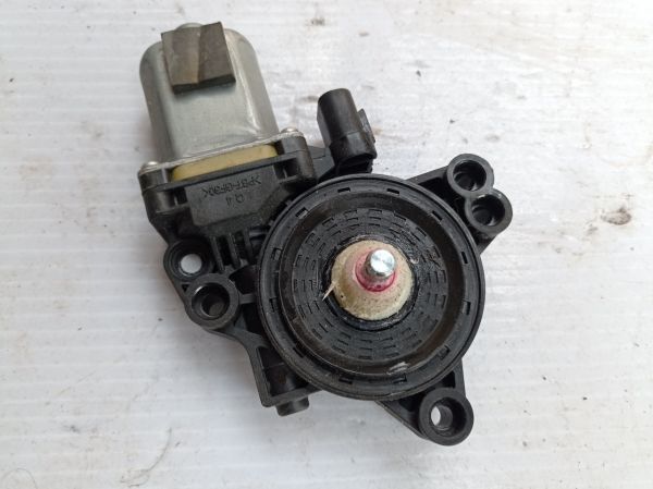 Моторчик стеклоподъемника задней левой двери Hyundai Tucson TL III USA, 83450-D3000