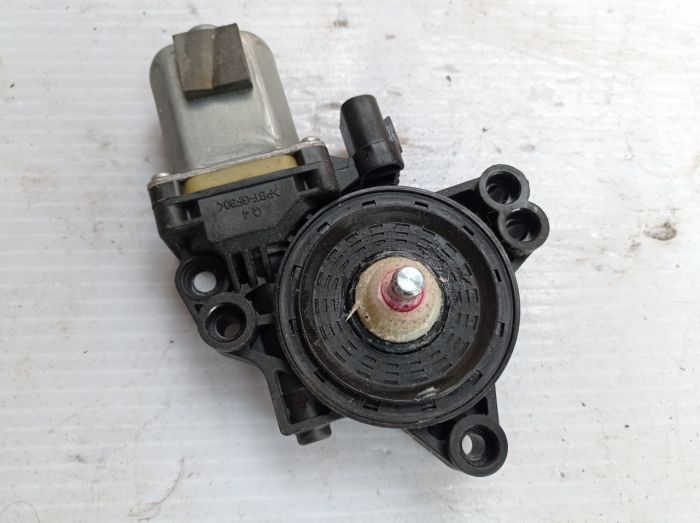 Моторчик стеклоподъемника задней левой двери Hyundai Tucson TL III USA, 83450-D3000