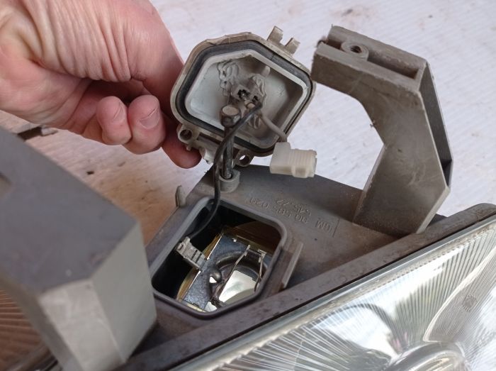 Противотуманная фара левая Opel Vectra B, 90585029