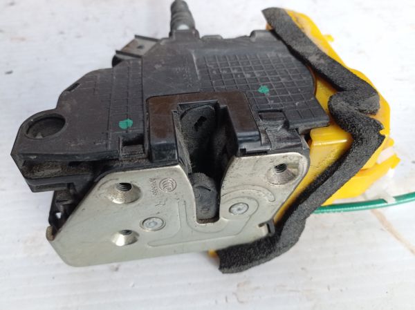 Замок двери правый передний Hyundai i30 4PIN 12-17, 81320-a6010
