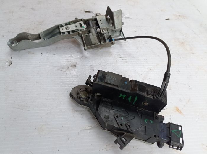 Замок (6pin) задней левой двери с тросами Citroen C4 picasso Peugeot 207, 24087816, 24091816